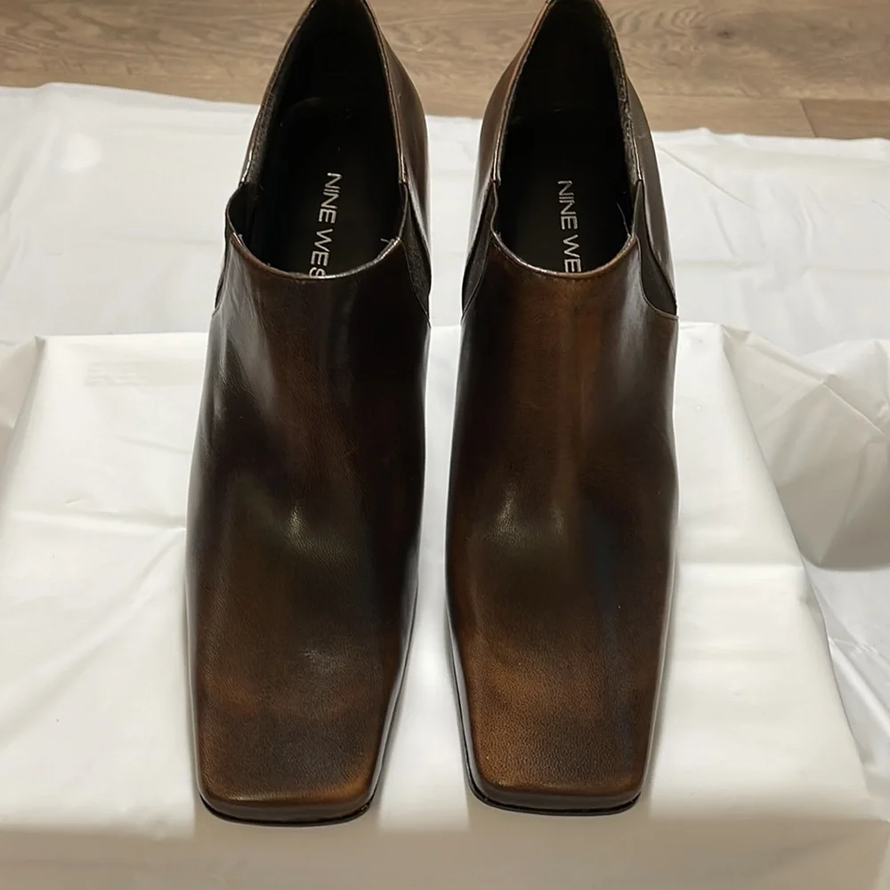 Nine West women’s brown square toed shoe, gently used sz 8.5 beautiful looking - Picture 3 of 11